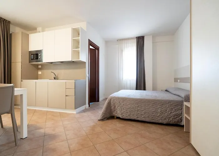 Crystal Palace Hotel apartamentowy 4*