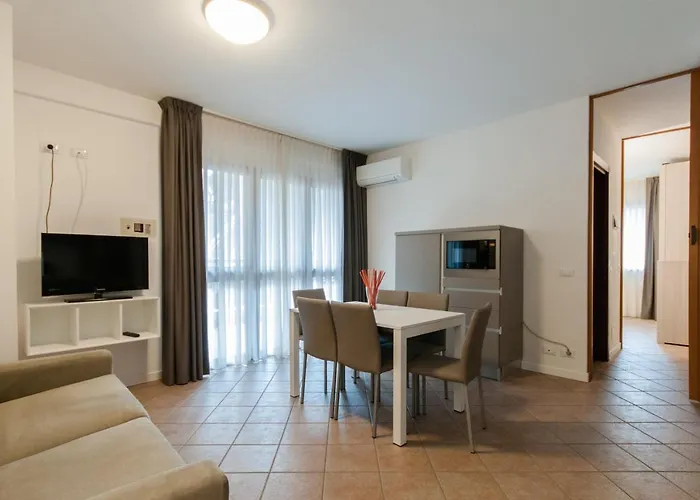 Crystal Palace Hotel apartamentowy 4*