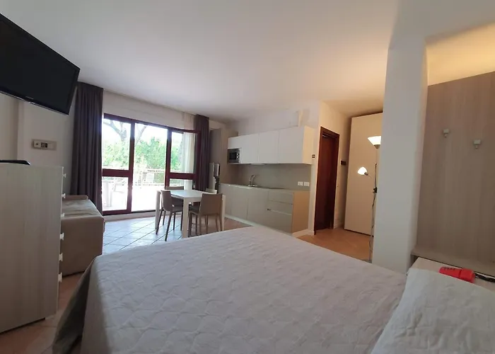 Crystal Palace Hotel apartamentowy 4*