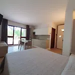 Crystal Palace Apart-hotel 4*