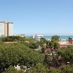 Crystal Palace Apart-hotel