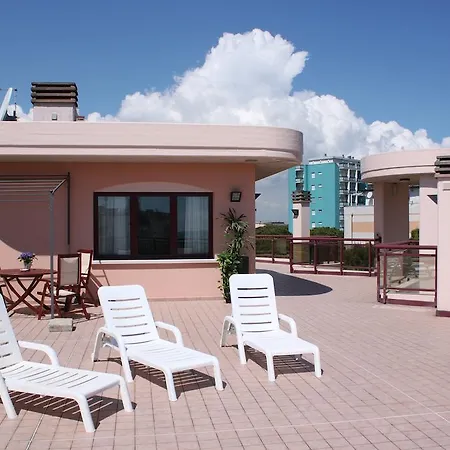 Aparthotel Crystal Palace 4*