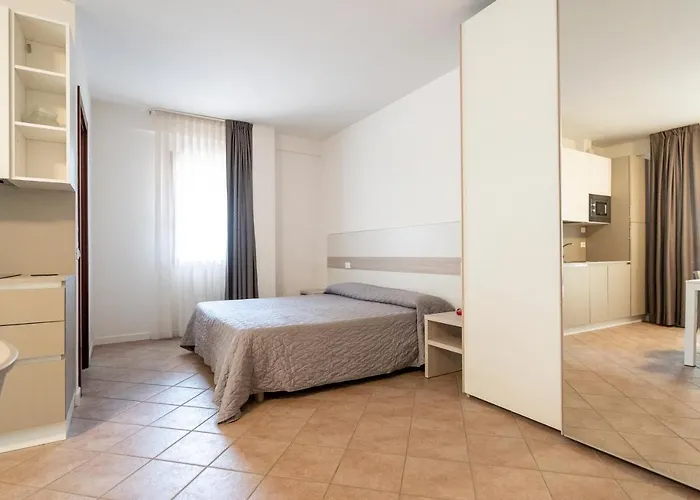 Crystal Palace מלון דירות